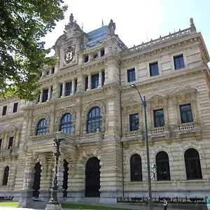 Accommodatie bij particulieren Con Bano Privado En El Centro De, Bilbao